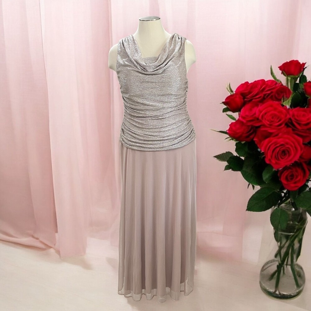 R&M‎ Richards 16W Formal Evening Gown Silver Chiffon Ruched Maxi Prom Gala